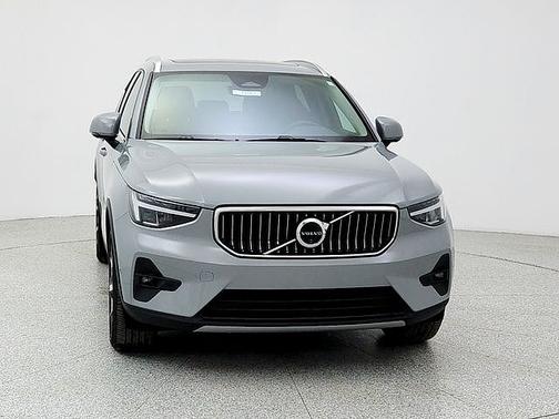 2025 Volvo XC40 Plus