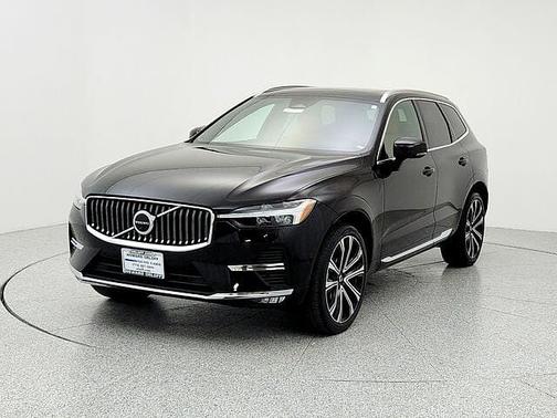 2023 Volvo XC60 B5 Ultimate Bright Theme