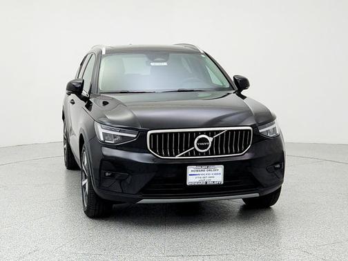 2023 Volvo XC40 B5 Plus Bright Theme