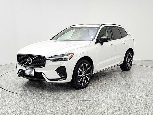 Crystal White 2023 Volvo XC60 Plus