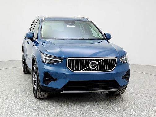 2025 Volvo XC40 Plus