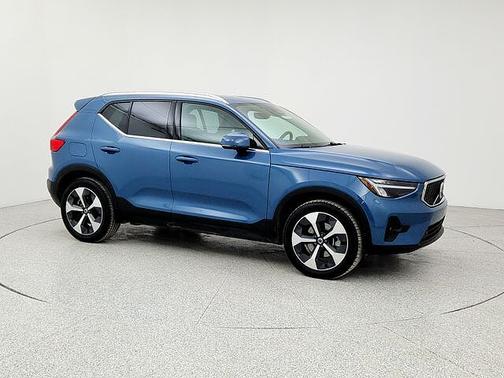 2025 Volvo XC40 Plus