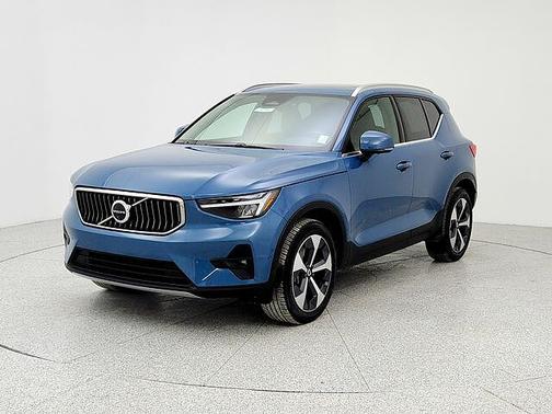 2025 Volvo XC40 Plus