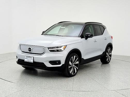 2022 Volvo XC40 Plus