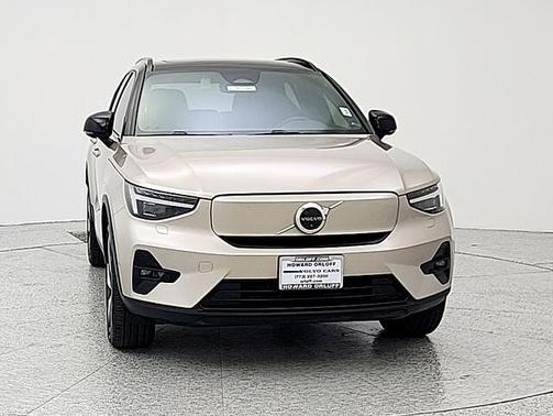 Bright Dusk 2023 Volvo XC40 Ultimate