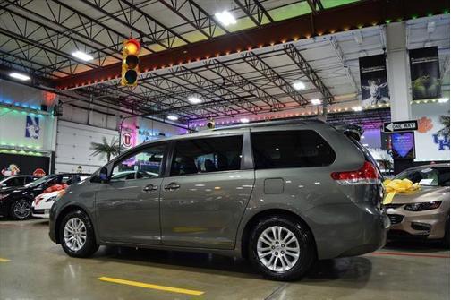 2011 Toyota Sienna XLE