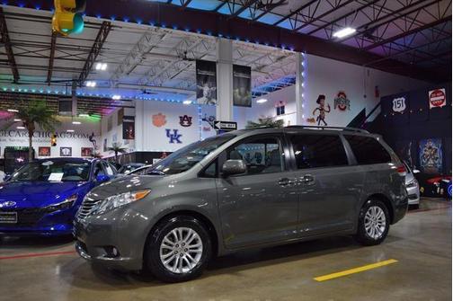 2011 Toyota Sienna XLE