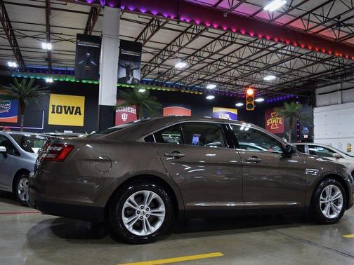 2015 Ford Taurus SE