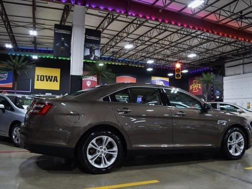2015 Ford Taurus SE
