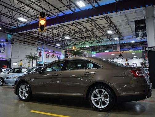 2015 Ford Taurus SE