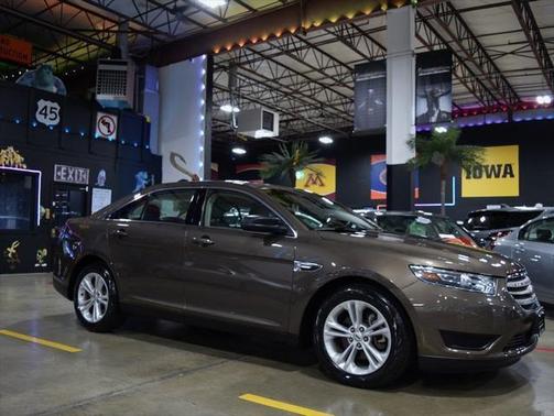 2015 Ford Taurus SE