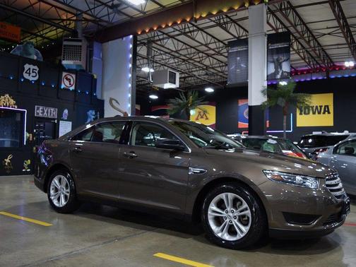 2015 Ford Taurus SE