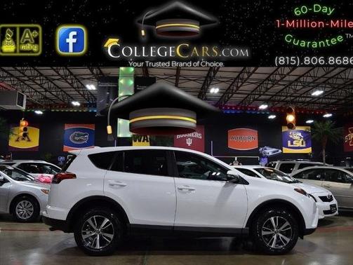 Super White 2017 Toyota RAV4 XLE FWD (Natl)