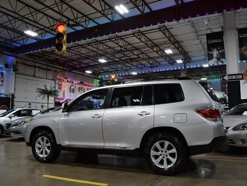 2013 Toyota Highlander SE