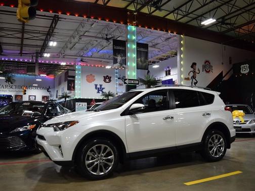 Blizzard Pearl 2017 Toyota RAV4 Limited FWD (Natl)