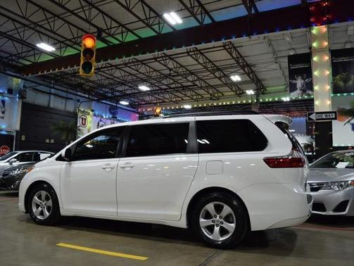 2015 Toyota Sienna LE