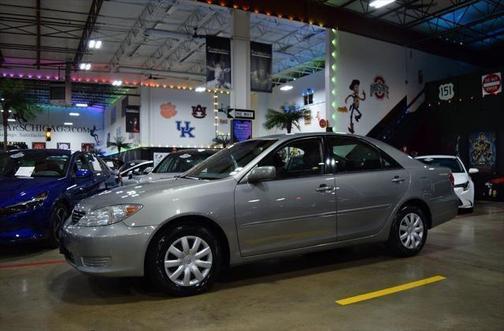 2005 Toyota Camry LE