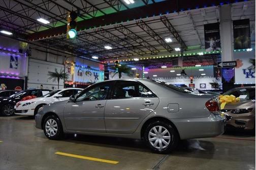 2005 Toyota Camry LE