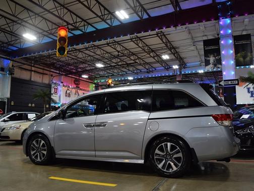 Lunar Silver Metallic 2016 Honda Odyssey 5dr Touring Elite
