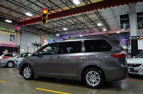 2016 Toyota Sienna XLE
