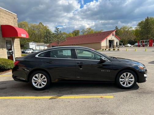 2022 Chevrolet Malibu FWD LT