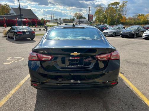 2022 Chevrolet Malibu FWD LT
