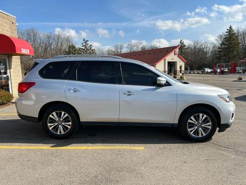 2019 Nissan Pathfinder SV