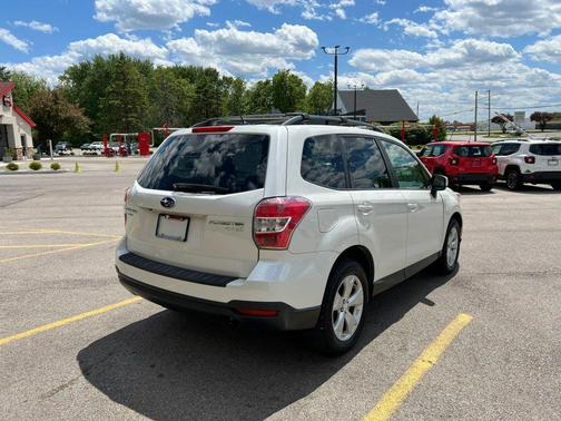 Satin White Pearl 2015 Subaru Forester 2.5i Premium