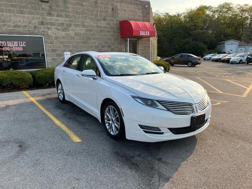 2014 Lincoln MKZ Base