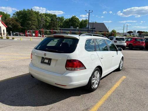 White 2014 Volkswagen Jetta SportWagen DSG TDI