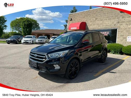 Ruby Red Metallic Tinted Clearcoat 2017 Ford Escape SE