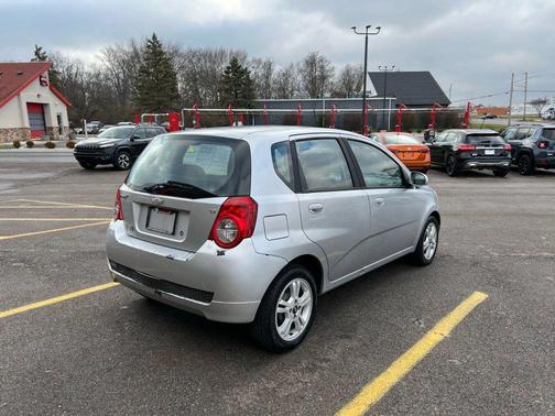 2011 Chevrolet Aveo 5 LT