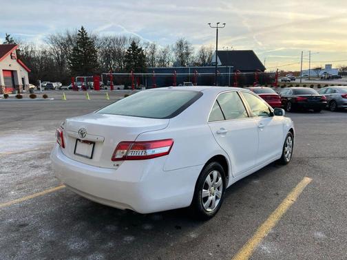 2011 Toyota Camry LE