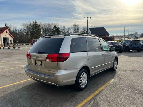 2005 Toyota Sienna CE
