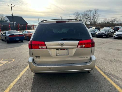 2005 Toyota Sienna CE
