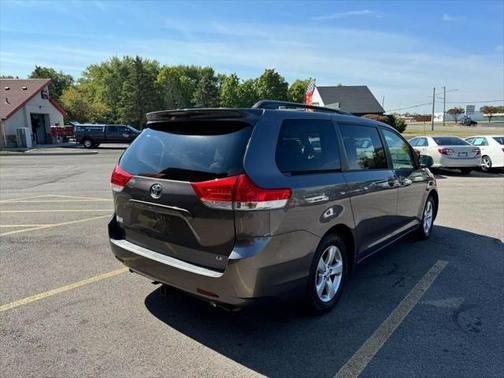 2011 Toyota Sienna LE