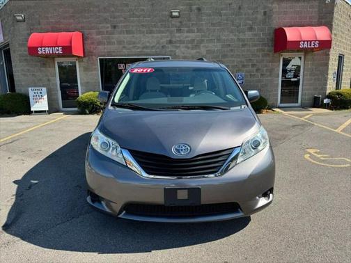 2011 Toyota Sienna LE