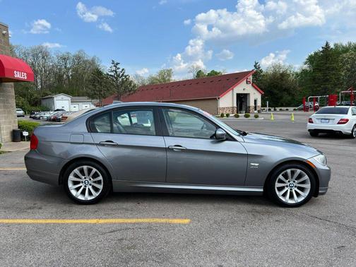 Space Gray Metallic 2011 BMW 328 xDrive