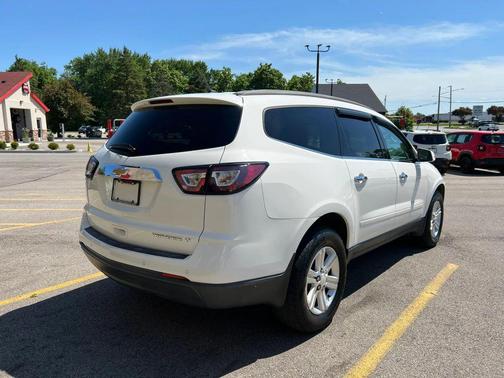 White 2013 Chevrolet Traverse 1LT