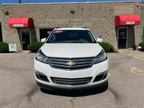 White 2013 Chevrolet Traverse 1LT