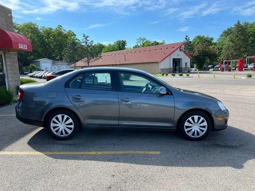 Platinum Gray Metallic 2010 Volkswagen Jetta S