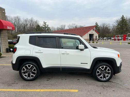 Alpine White 2017 Jeep Renegade Latitude