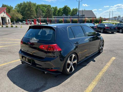2016 Volkswagen Golf GTI 2.0T SE 4-Door