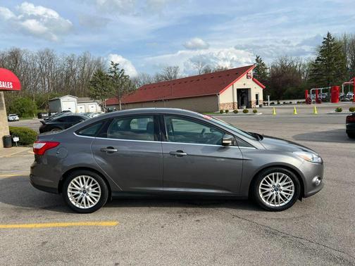 Black 2012 Ford Focus SEL