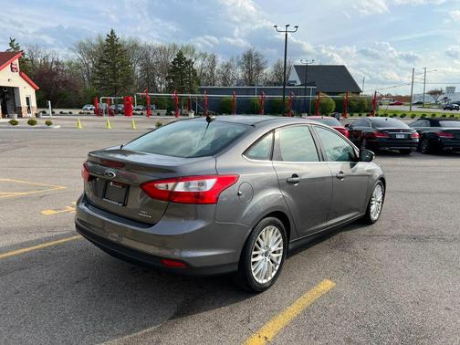 Black 2012 Ford Focus SEL