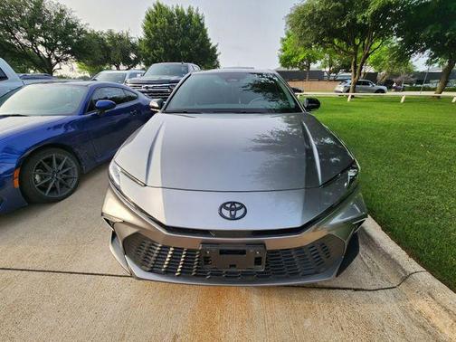 Metal 2026 Toyota Camry SE