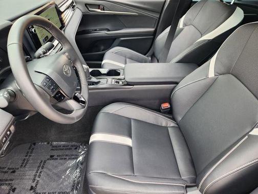 Metal 2026 Toyota Camry SE