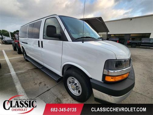 Summit White 2025 Chevrolet Express 3500 LT