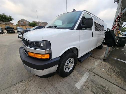 Summit White 2025 Chevrolet Express 3500 LT