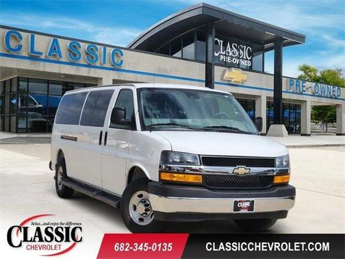 Summit White 2025 Chevrolet Express 3500 LT